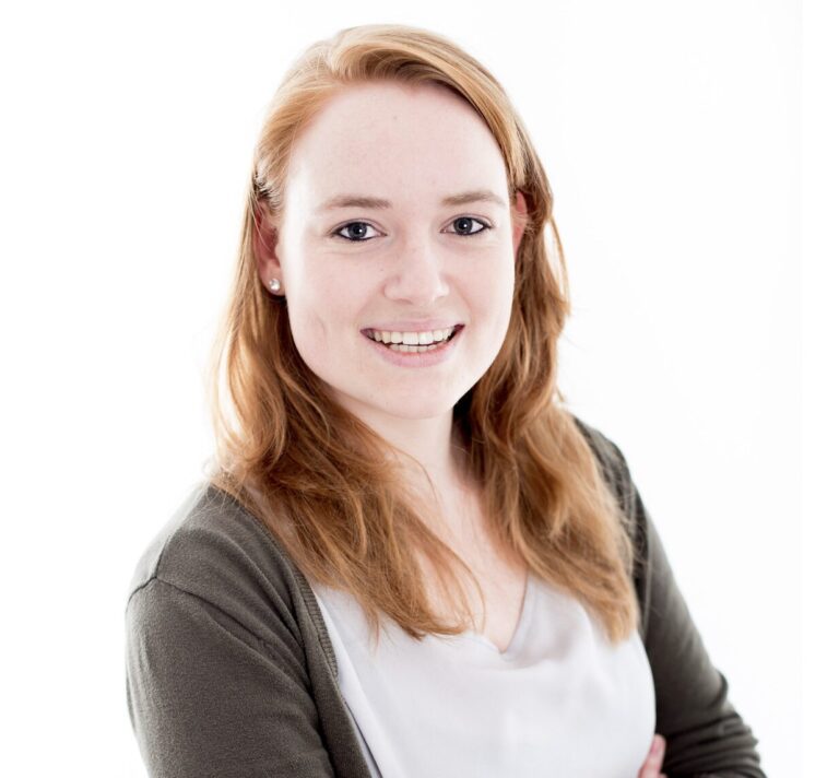 Marly Sengers, dirigent van de Opleidingsharmonie en het Samenspeelorkest